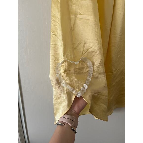 Morgan Lane Lovie Silk Pajama Set in Buttercup Yellow - Picture 7 of 8